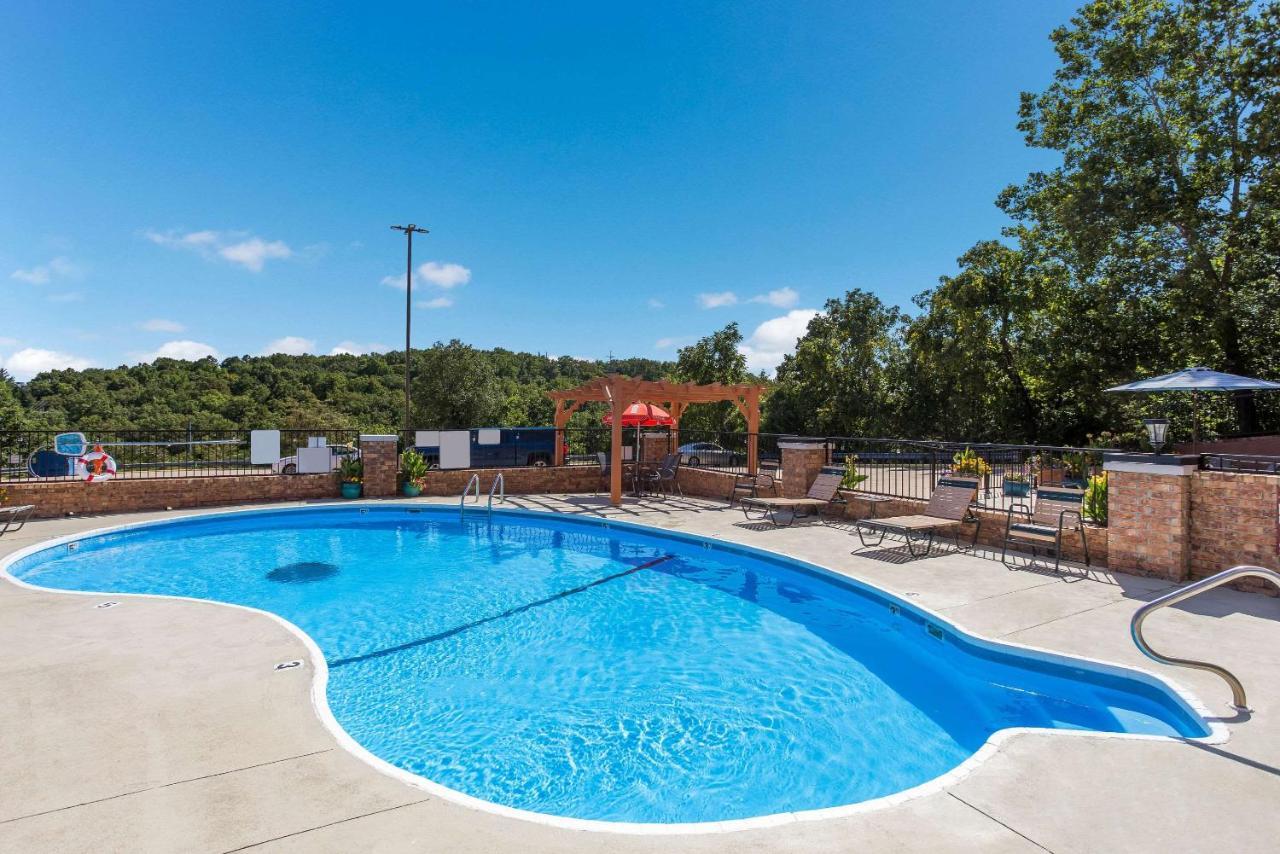 Rodeway Inn Branson, Brick House Exterior foto